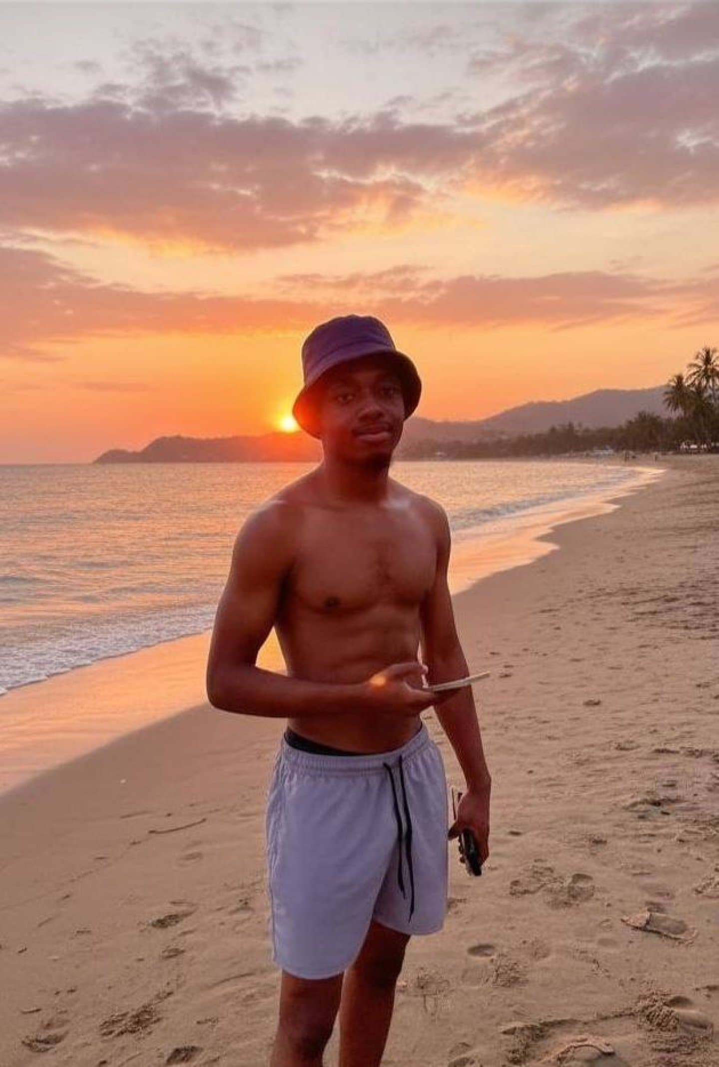 Viktor male escort in Bonifacio Global City - boyfriend-experience, full-service, overnight-stay photo 5 of 8